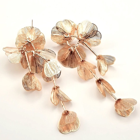 🍏50% OFF/3+...Gorgeous Statement Flower Dangle Earrings (Gold Color) - Picture 7 of 10